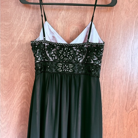 Sue Wong Romantic Black Dress with Intricate, Beaded Bodice - Picture 6 of 6